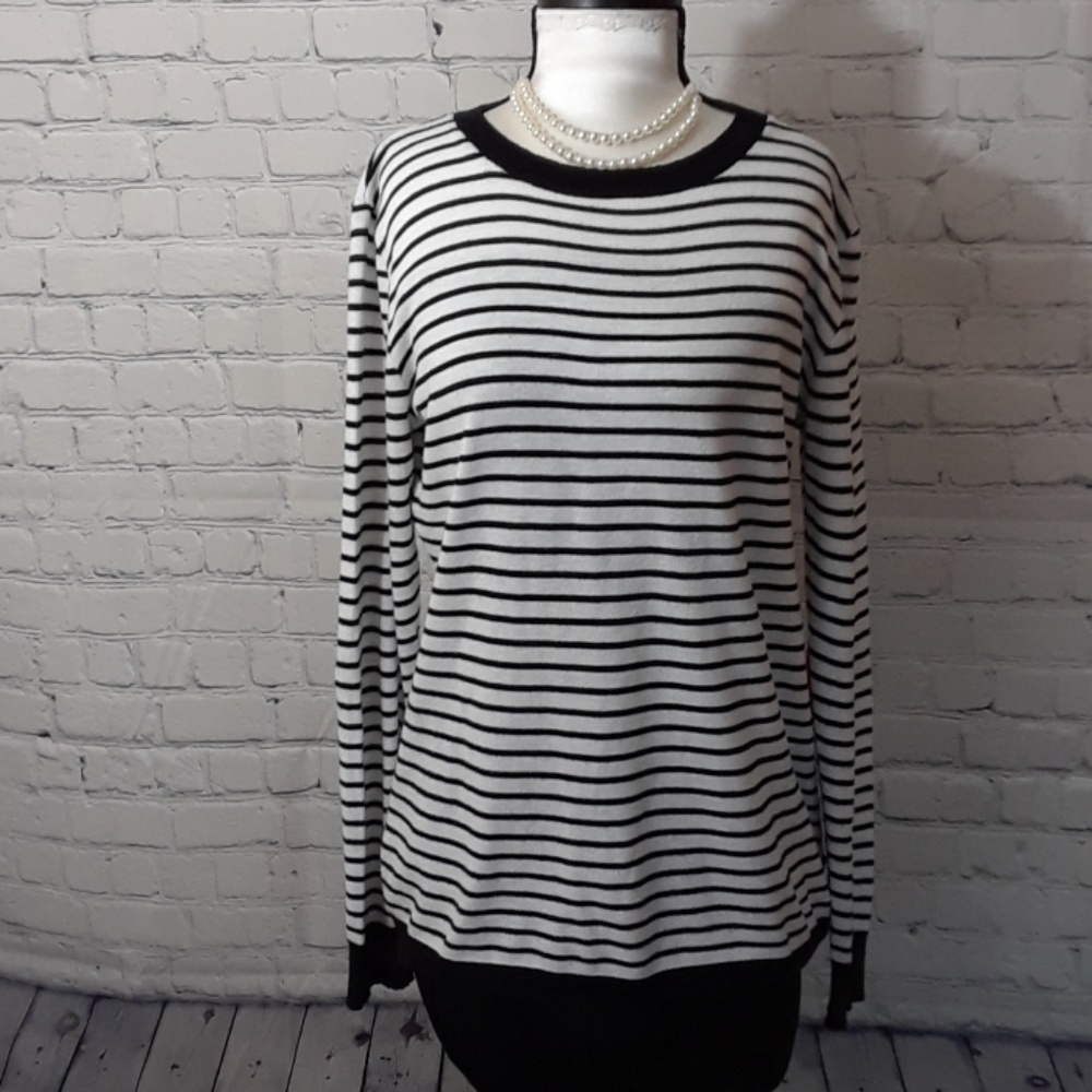 ASOS MATERNITY | B&W stripes w/Star Elbows